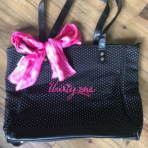 Thirty one Cindy tote in Swiss Dot